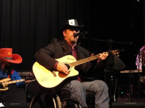 419942_259396240804066_548589862_n